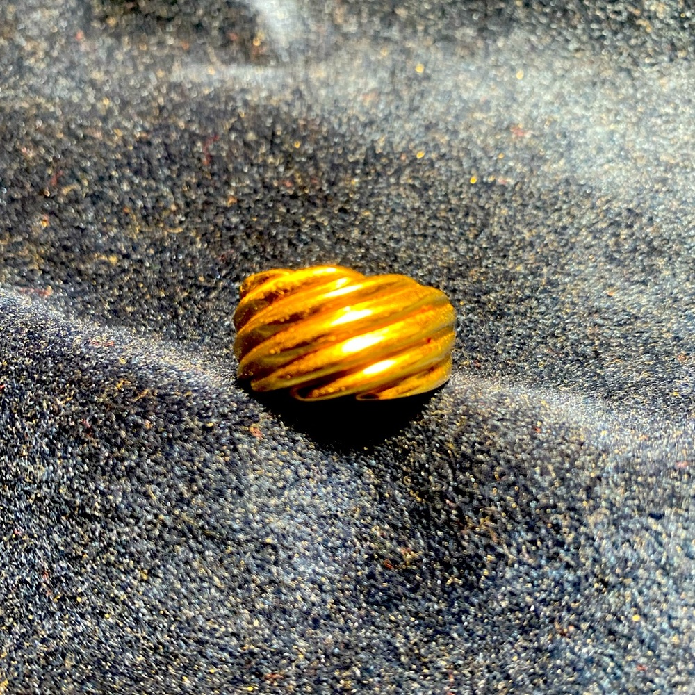 Women’s - Size 5, 10k gold, ring
